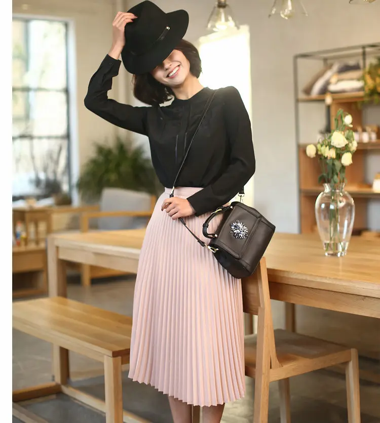 Solid High-Waisted Pleated Skirt — Image 10
