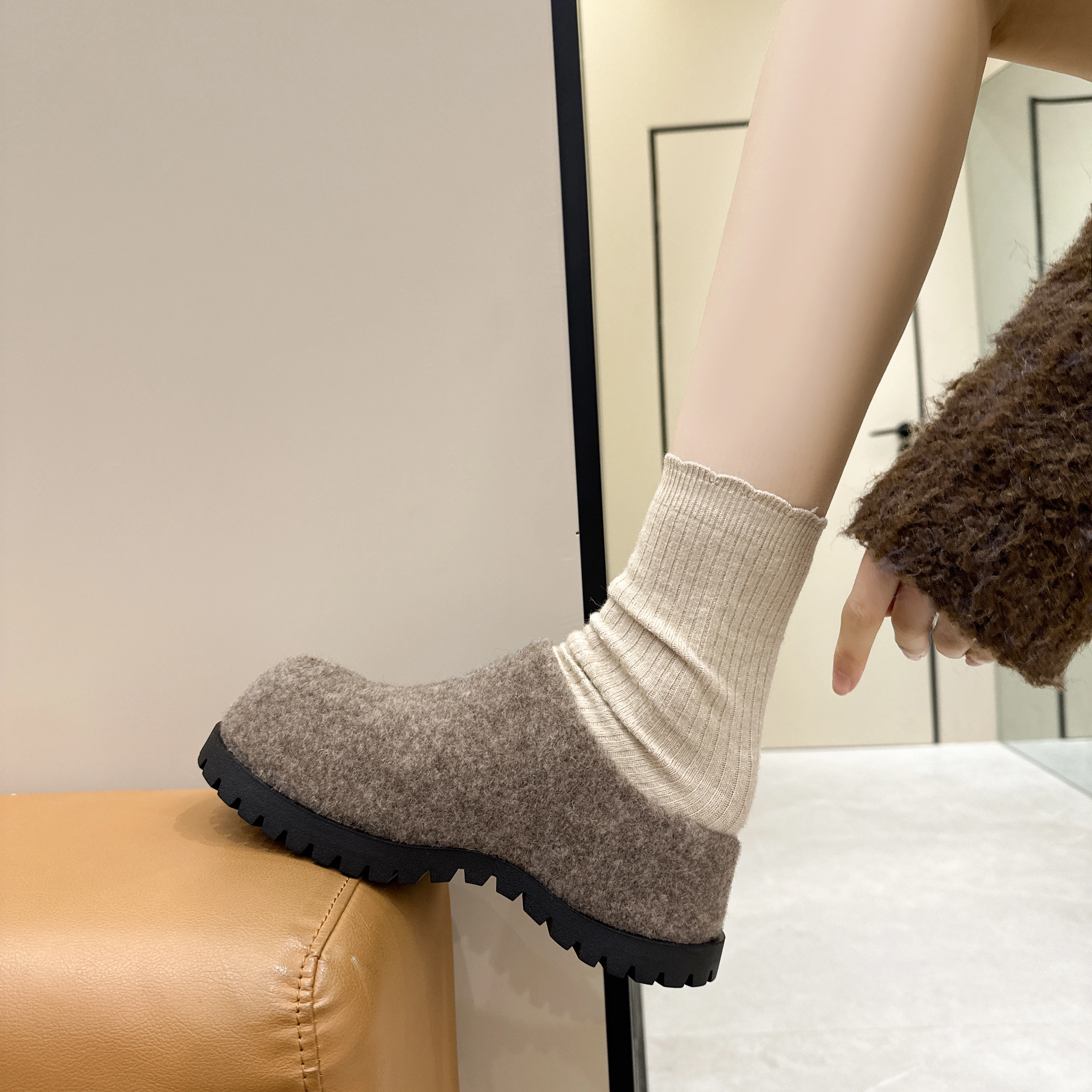 Autumn Round Slippers — Image 24