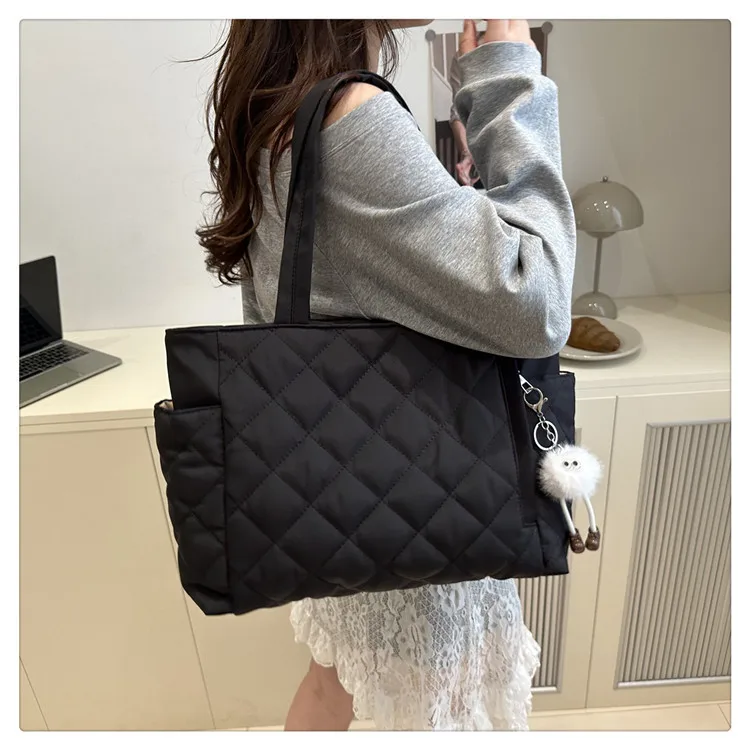 Padded Diamond Pattern Tote Bag — Image 18