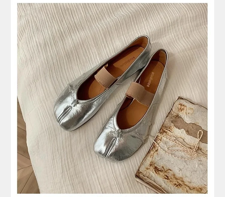 حذاء رياضي بطراز كلاسيكي بفتحة جانبية — صورة 12