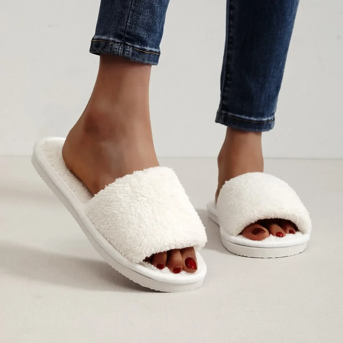 Lightweight Warm Slippers — Image 4