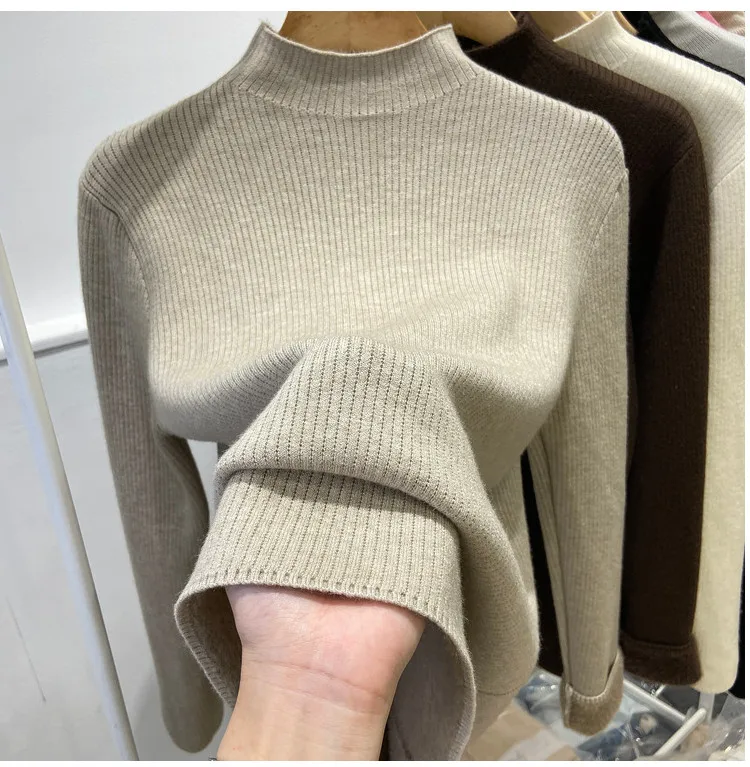 Elegant Velvet Turtleneck Winter Sweater — Image 11