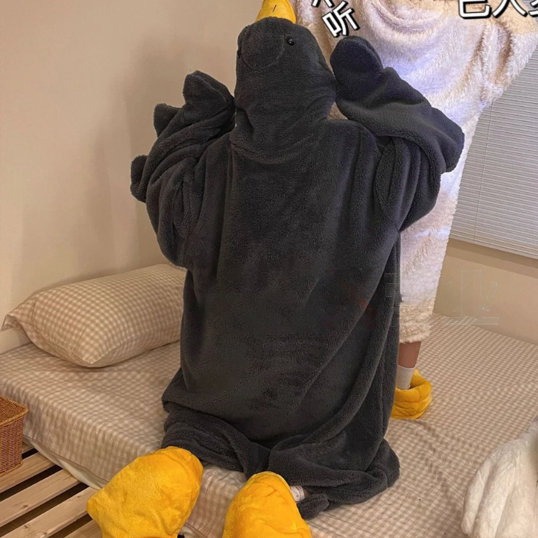حذاء رمادي