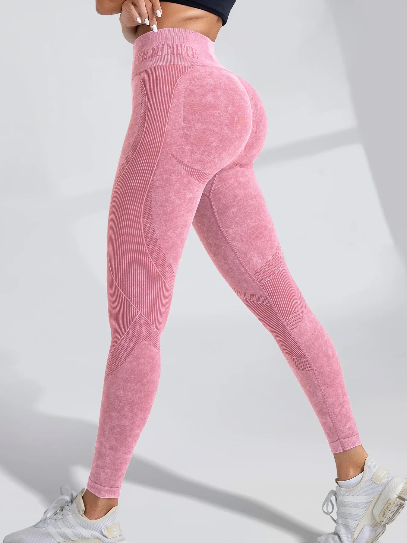 Seamless Hip-Lifting High-Waisted Yoga Pants — Image 17