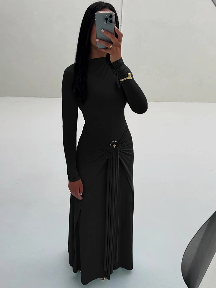أسود