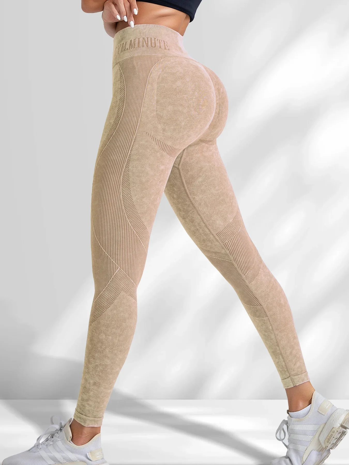 Seamless Hip-Lifting High-Waisted Yoga Pants — Image 35