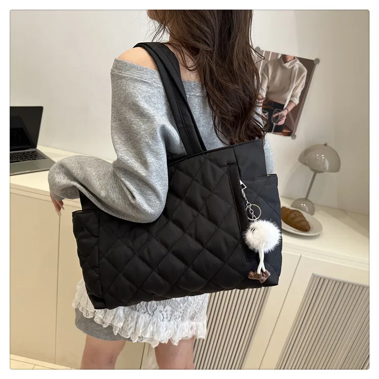 Padded Diamond Pattern Tote Bag — Image 15