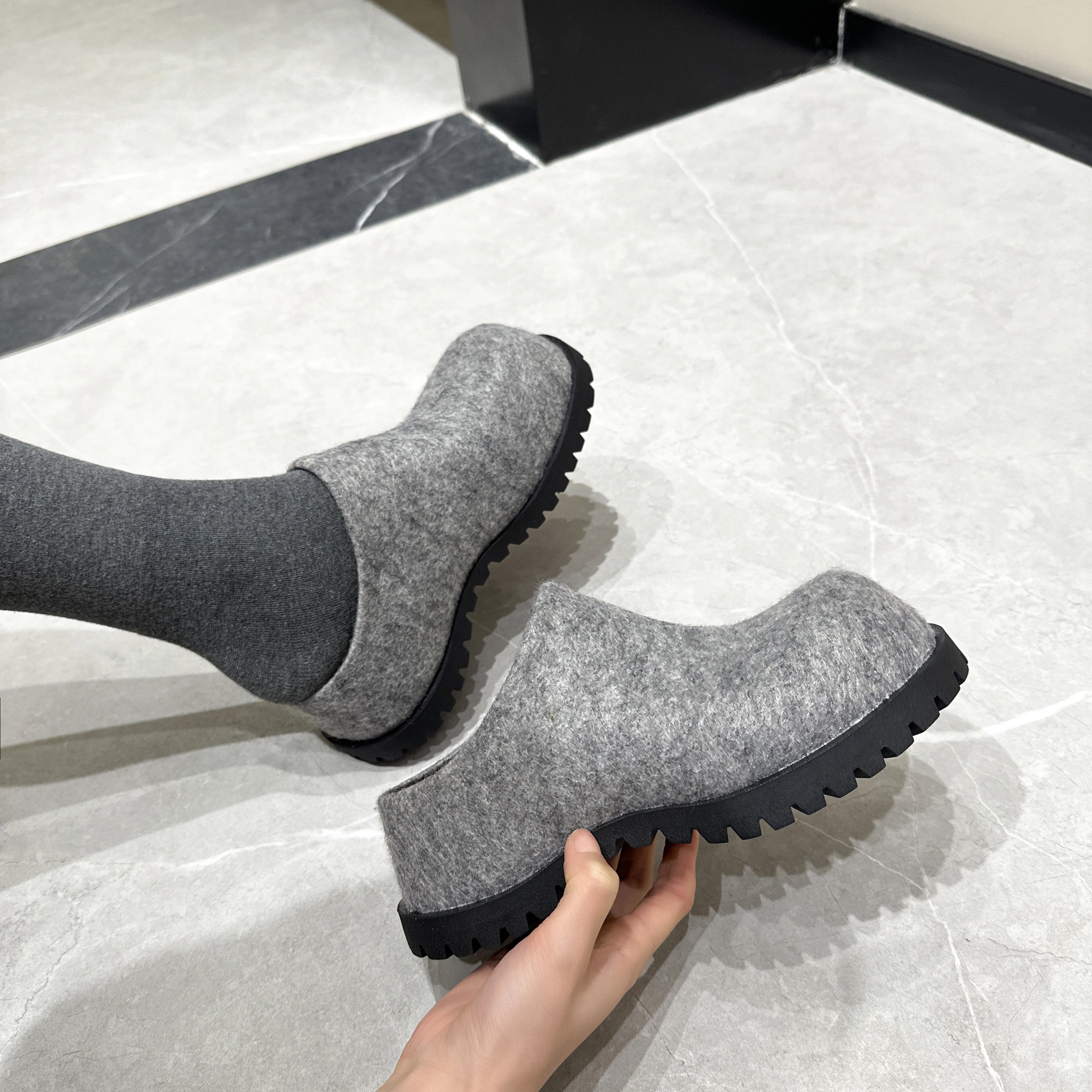 Autumn Round Slippers — Image 12