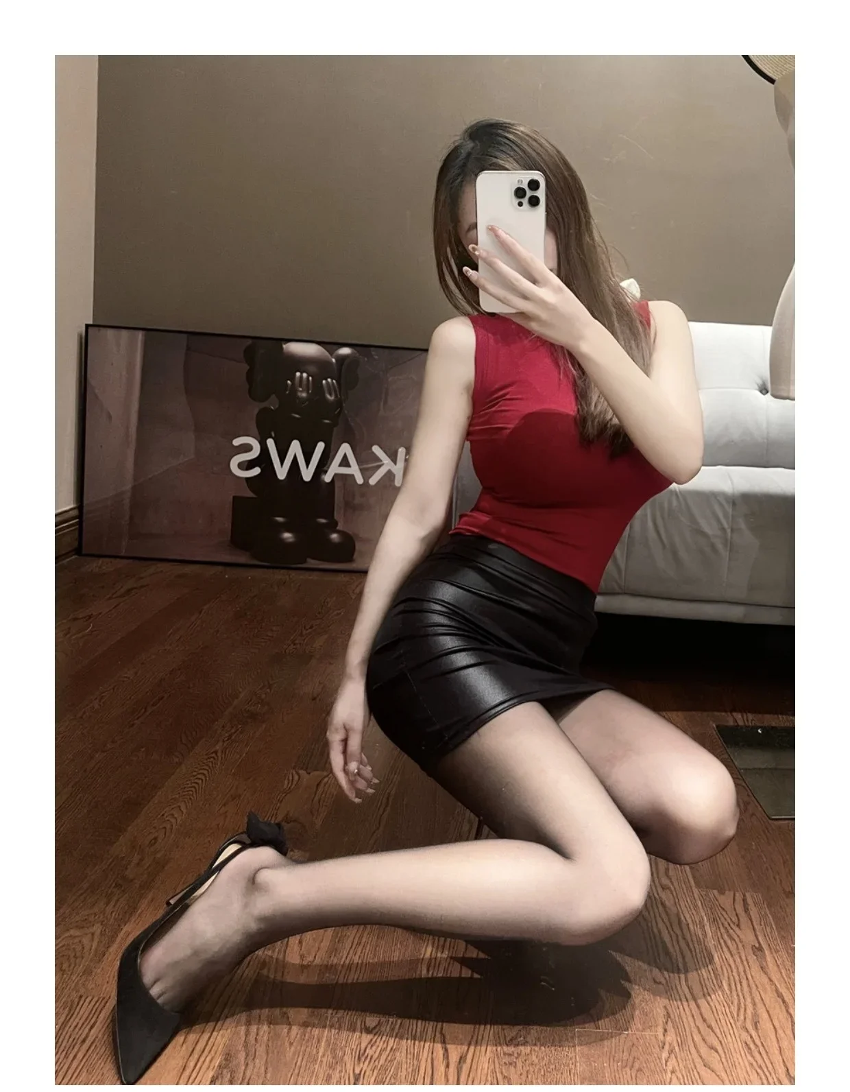 تنورة جلد قصيرة بخصر عالٍ — صورة 12