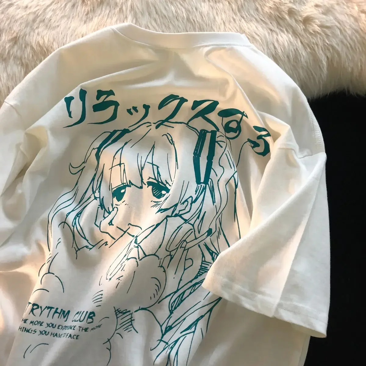 أبيض