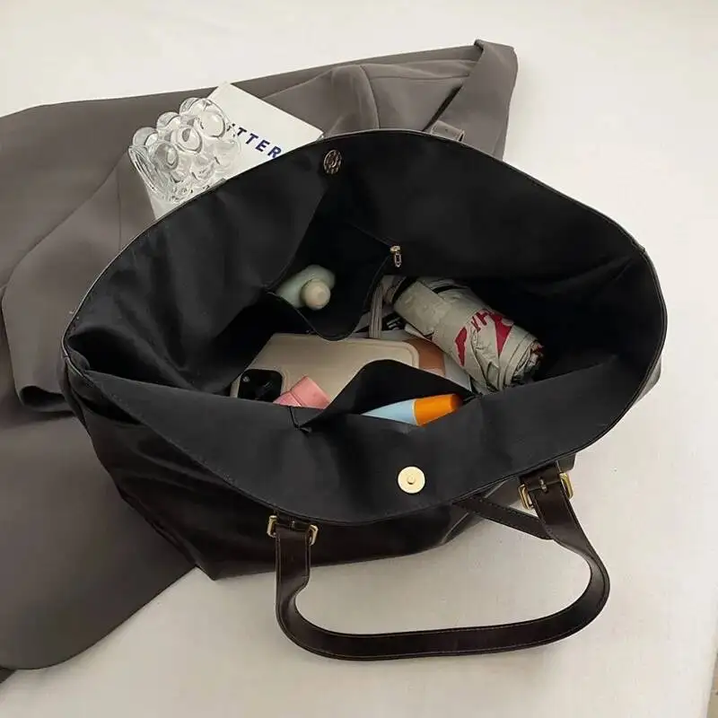 Vintage Large-Capacity Metal Tote Bag with Buckle — Image 6