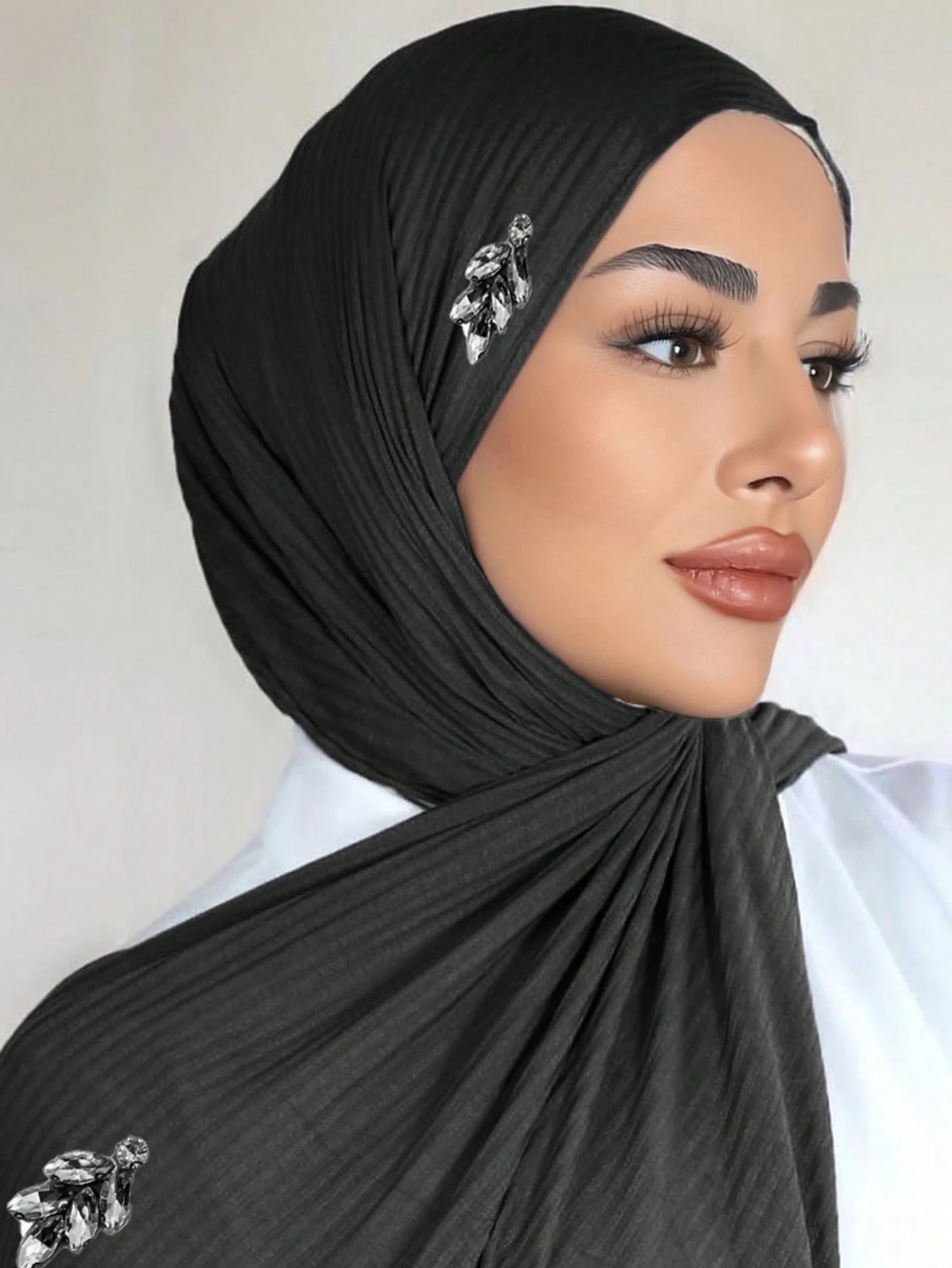 أسود