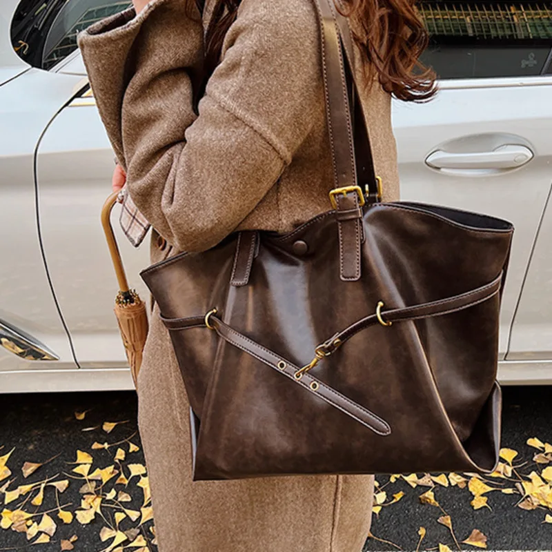 Vintage Large-Capacity Metal Tote Bag with Buckle — Image 29