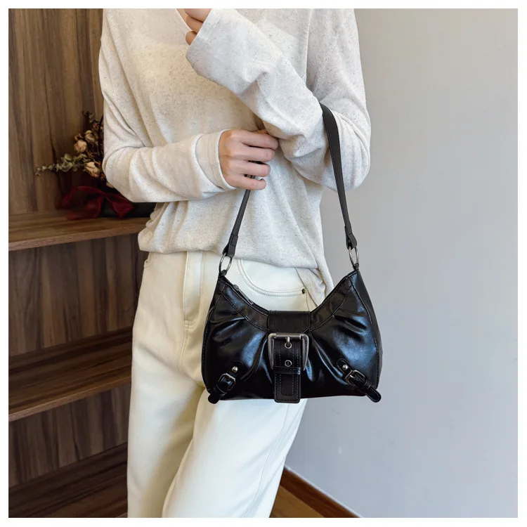 Retro Large-Capacity Pleated Bag — Image 16