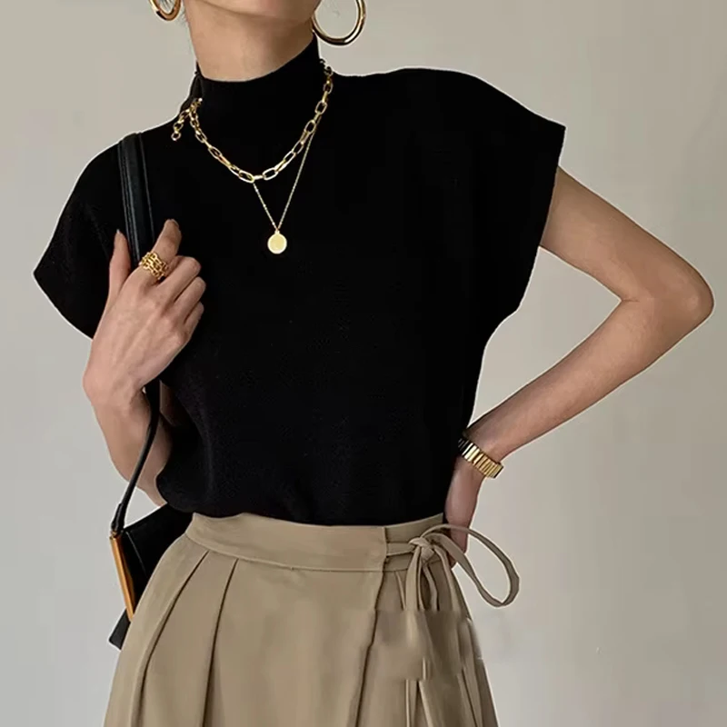 أسود