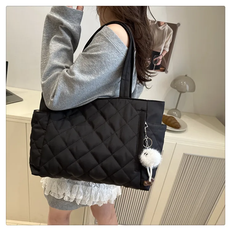 Padded Diamond Pattern Tote Bag — Image 16