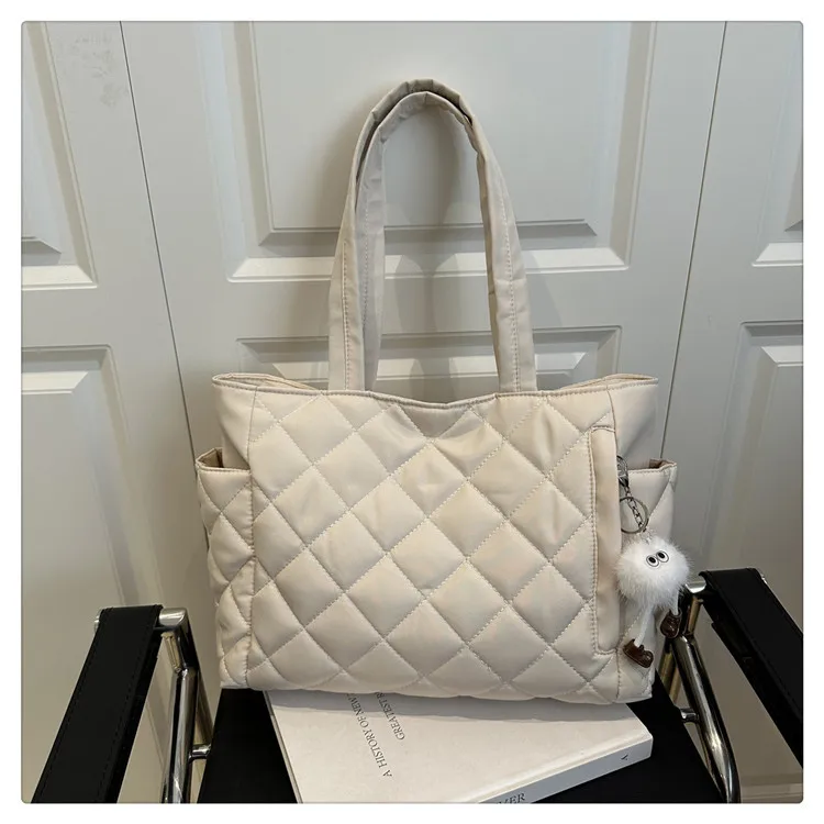 Padded Diamond Pattern Tote Bag — Image 24