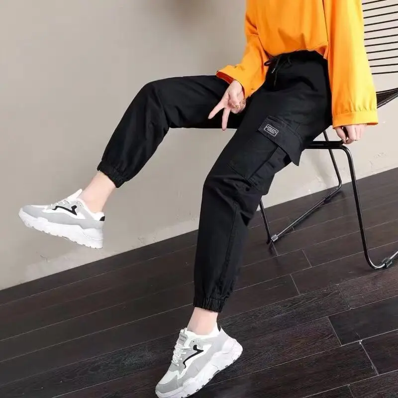 أسود
