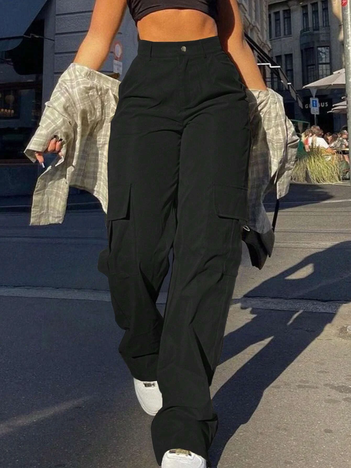 أسود