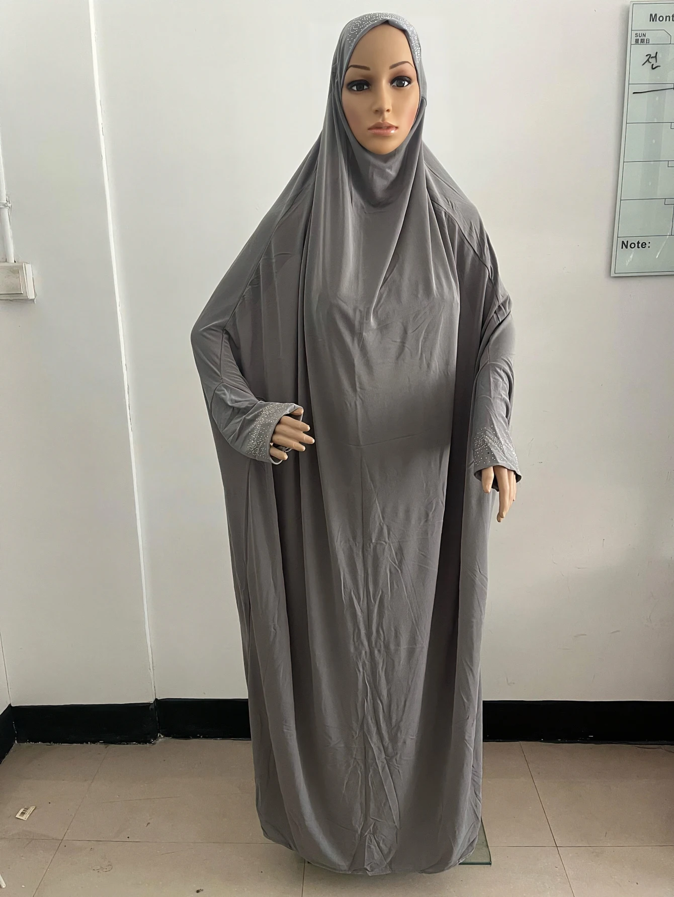 رمادي