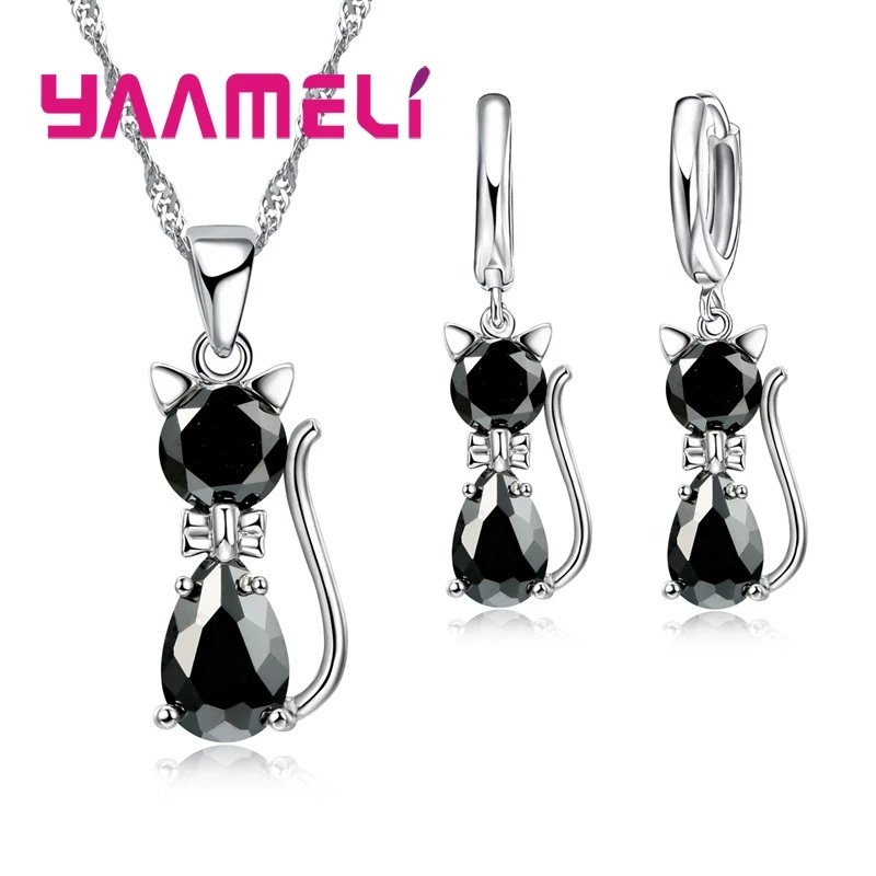 أسود