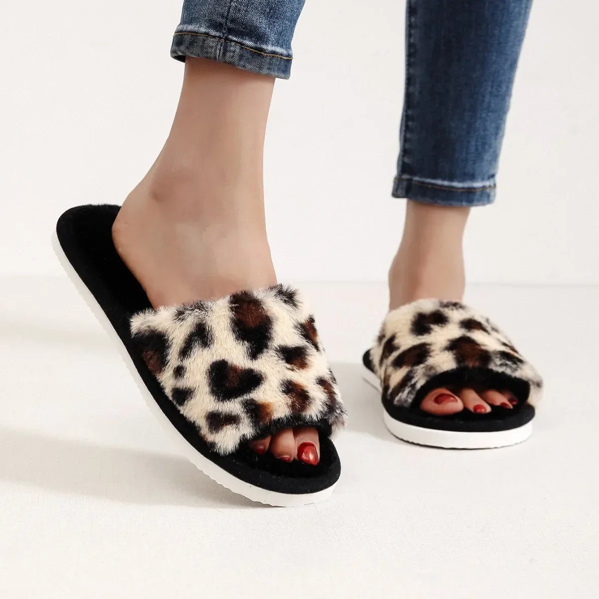 Lightweight Warm Slippers — Image 9