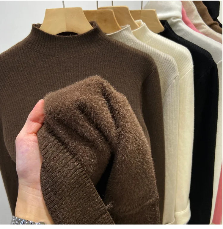 Elegant Velvet Turtleneck Winter Sweater — Image 6