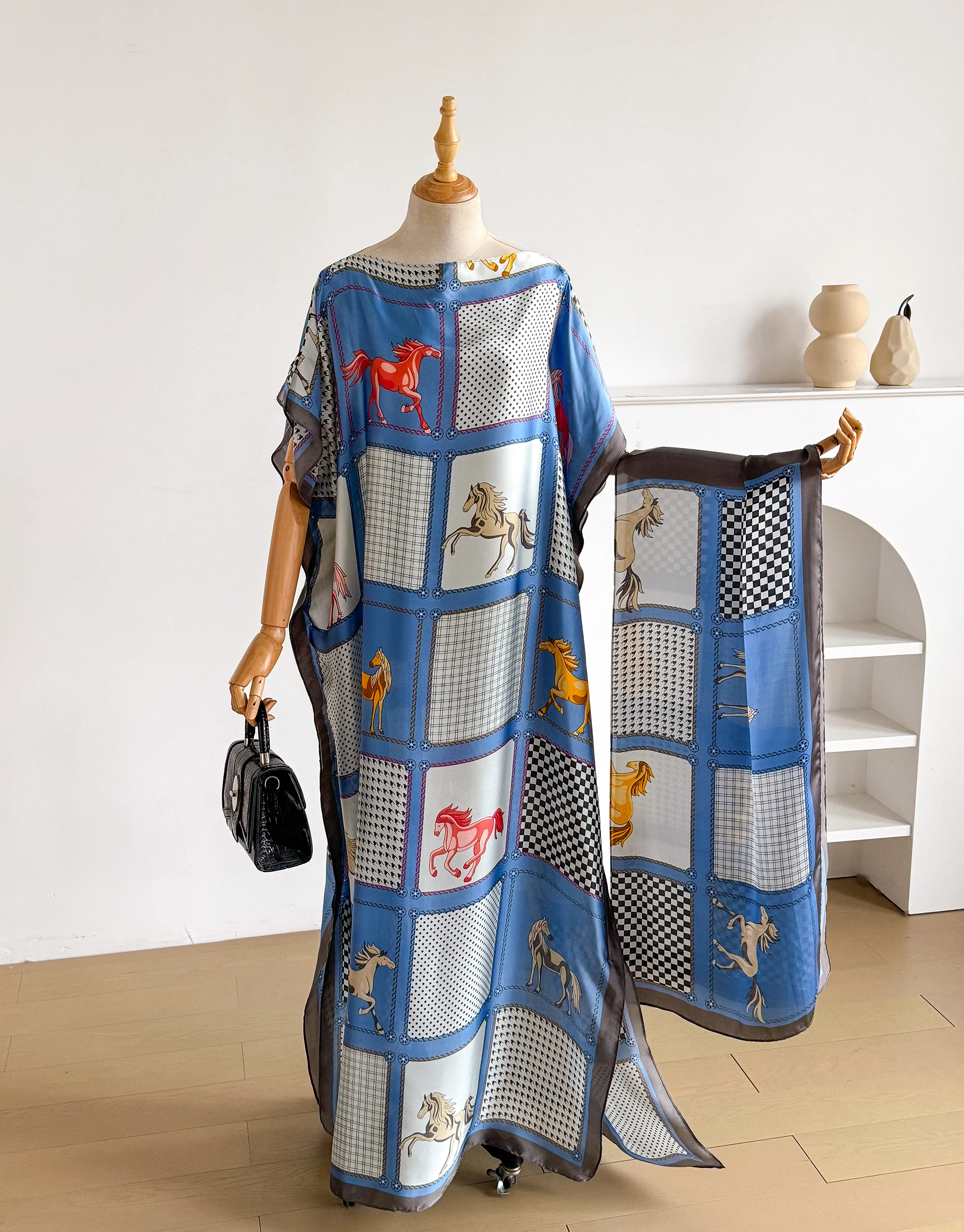 Elegant Long Abaya — Image 4