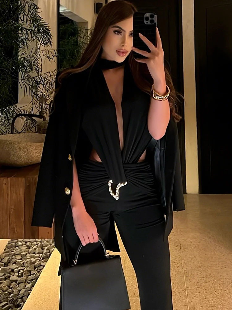 جمبسوت بلا أكمام ورقبة V — صورة 24