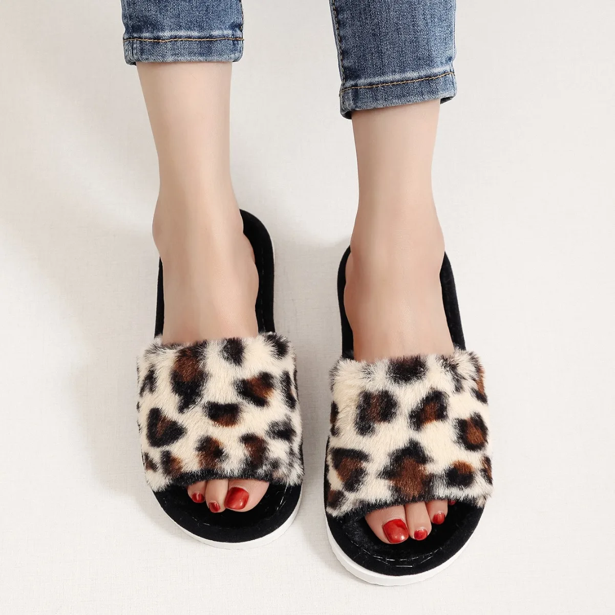Lightweight Warm Slippers — Image 10