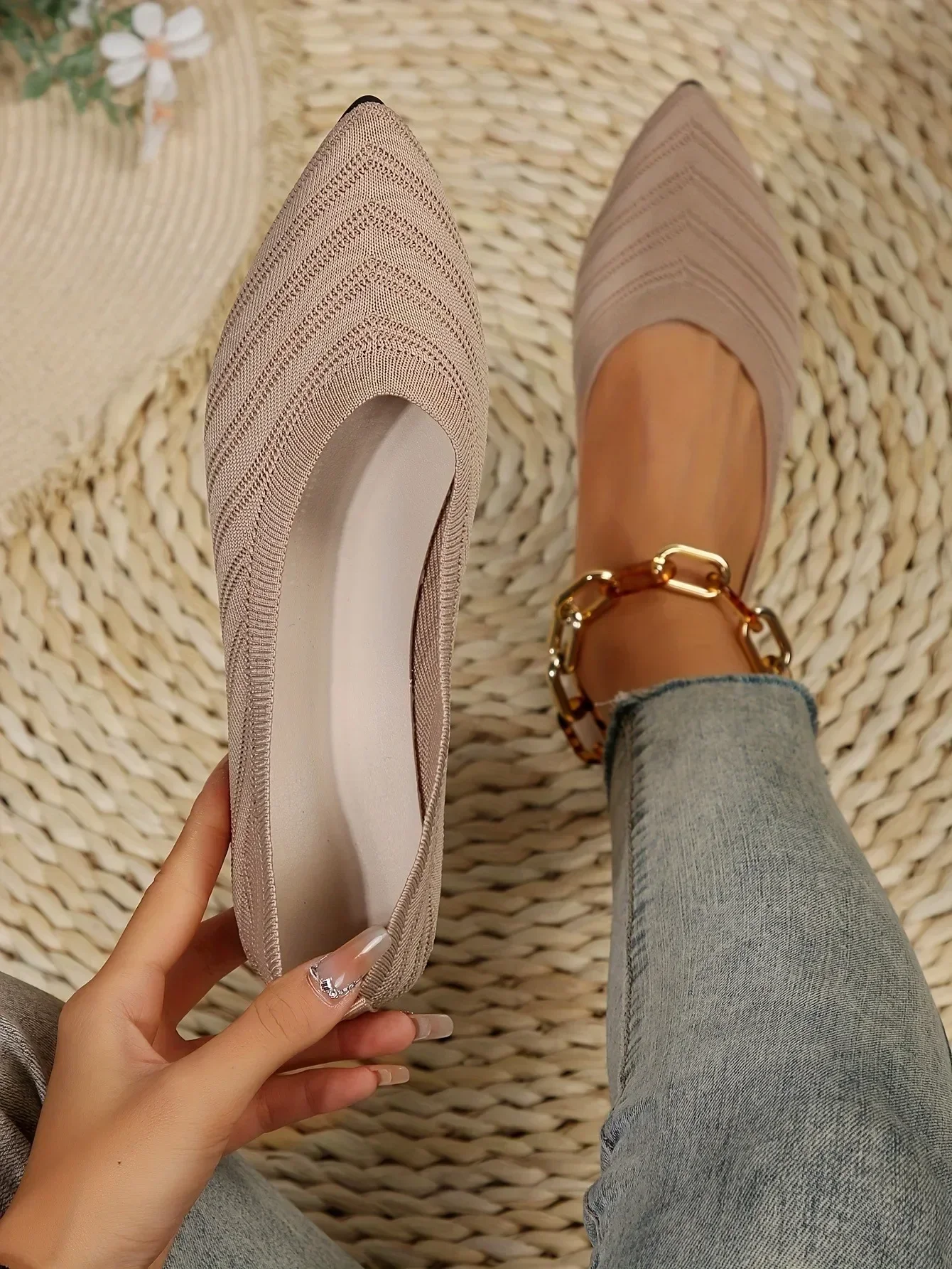 Solid Knitted Pointed-Toe Shoes — Image 3