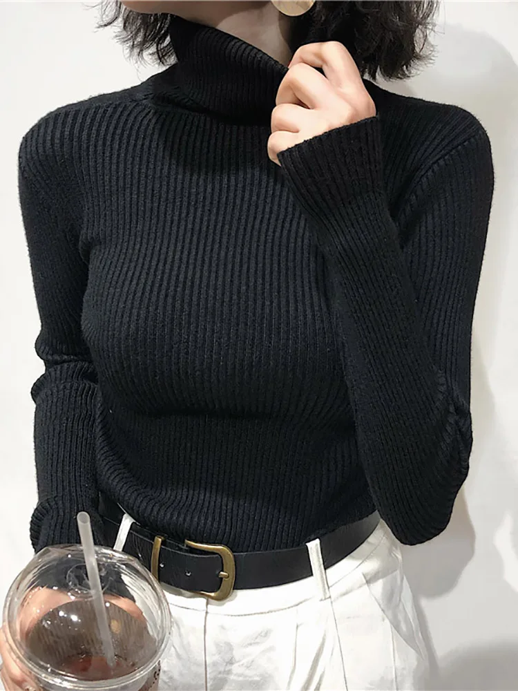 أسود