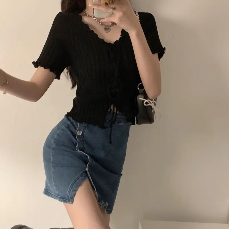 أسود