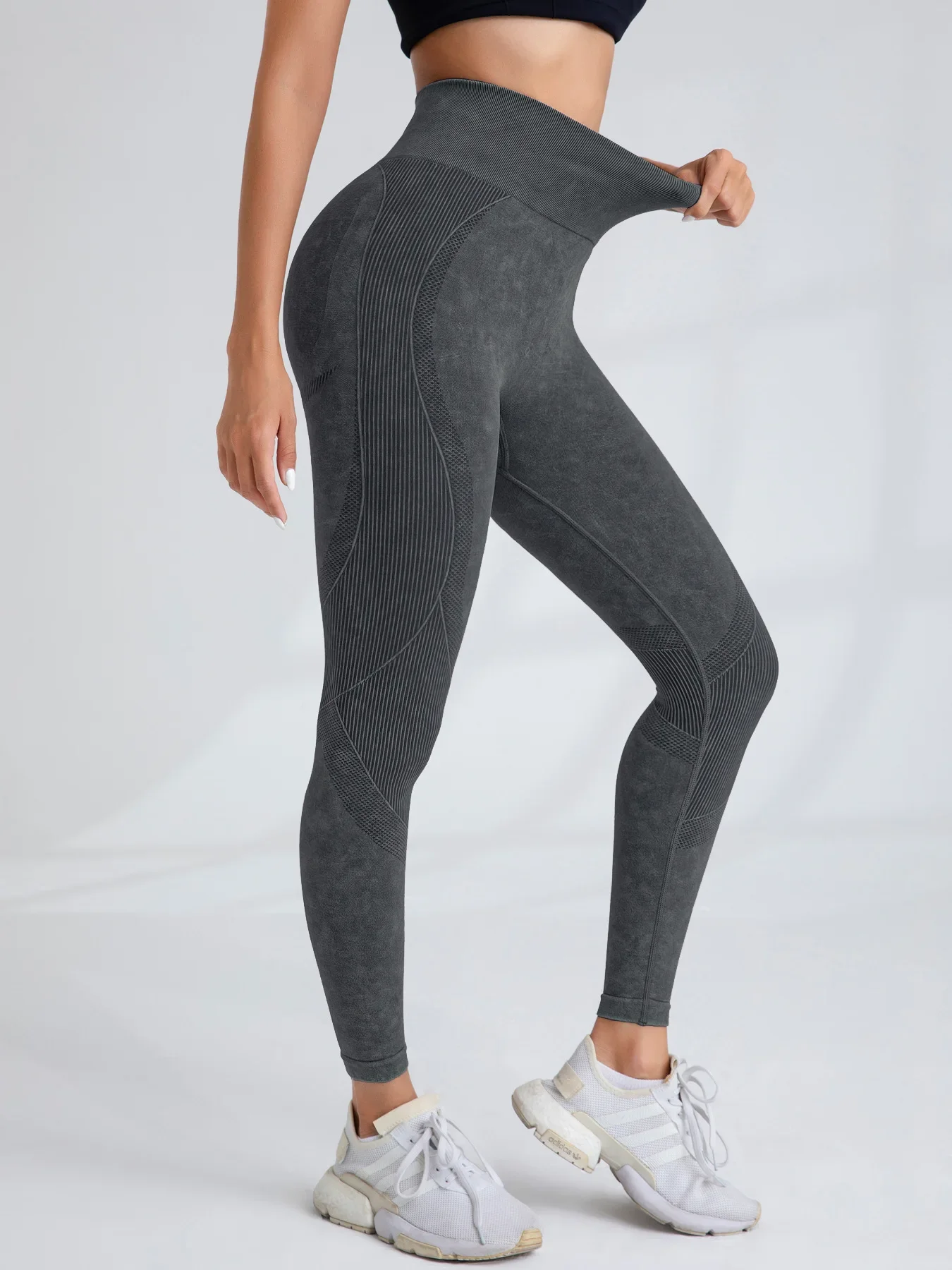 Seamless Hip-Lifting High-Waisted Yoga Pants — Image 44