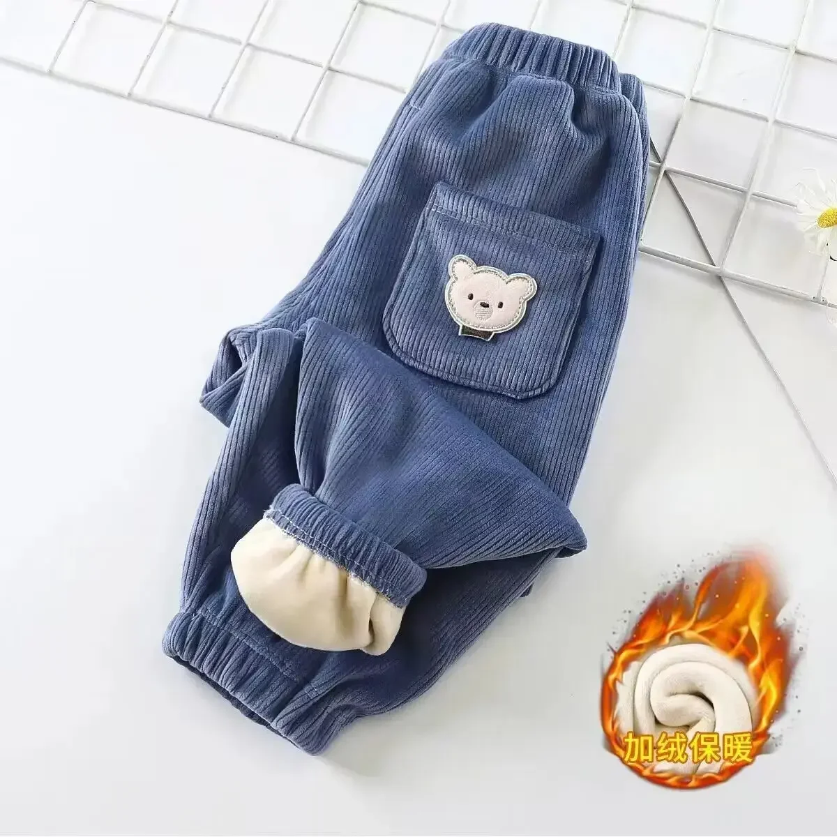 أزرق