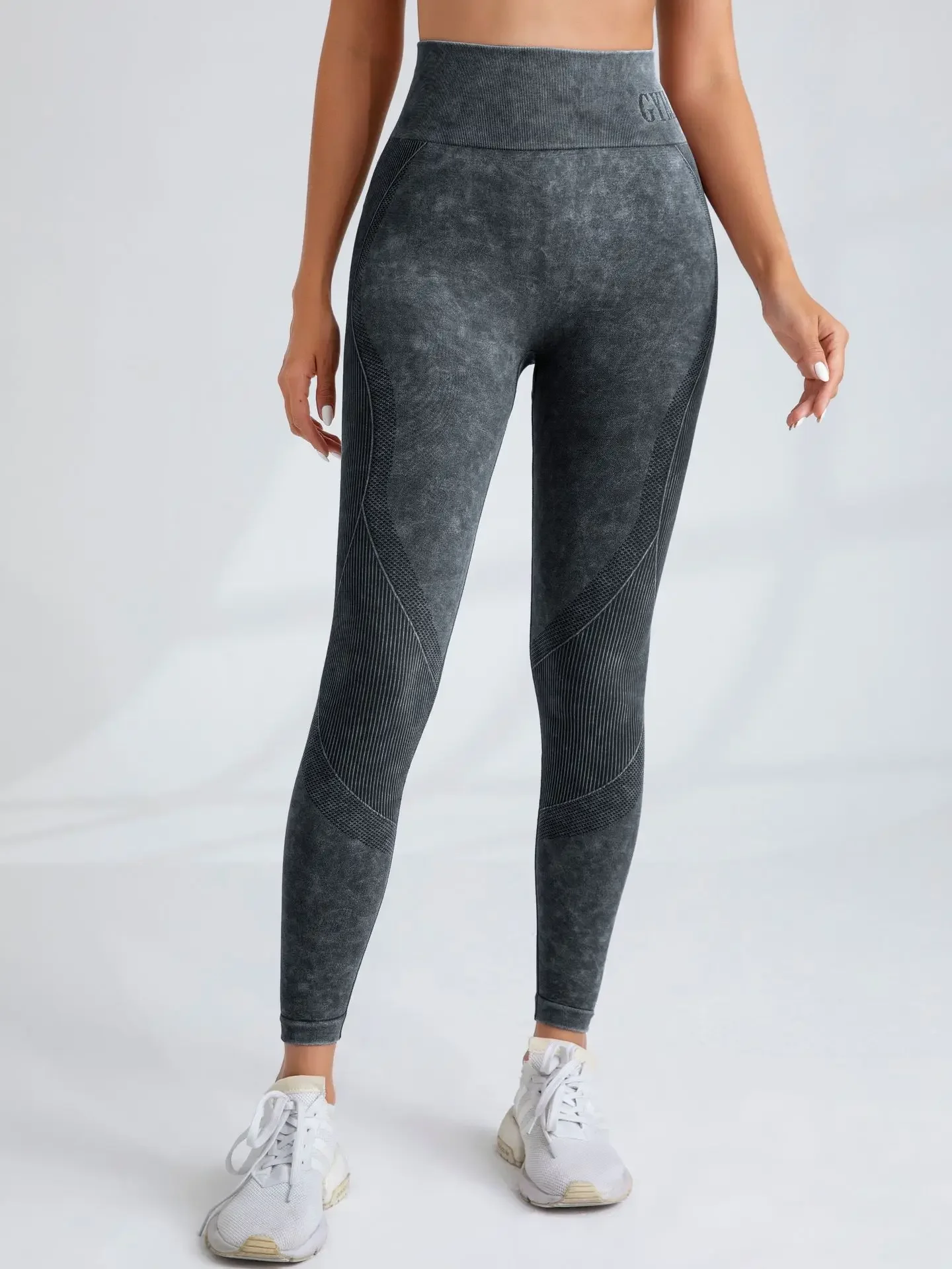 Seamless Hip-Lifting High-Waisted Yoga Pants — Image 43