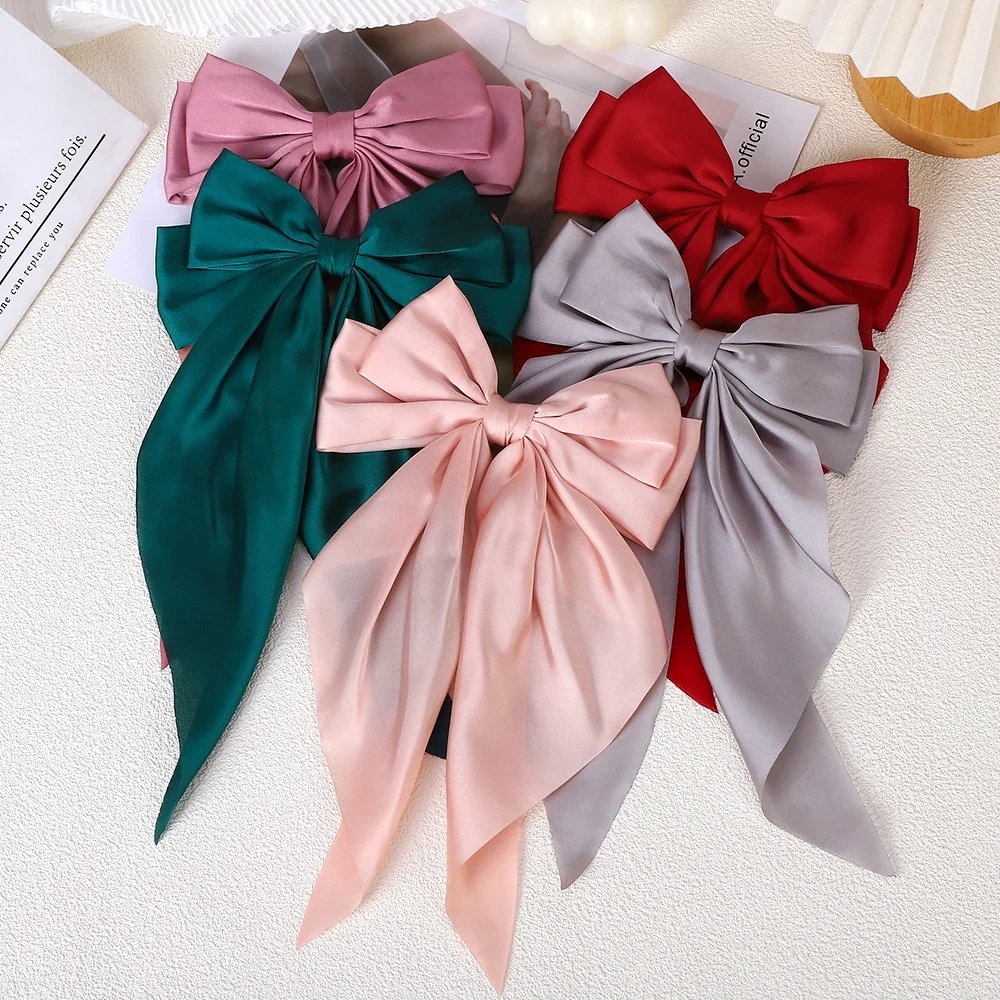 Girls' Elegant Solid Hair Clip with Bow — Image 3
