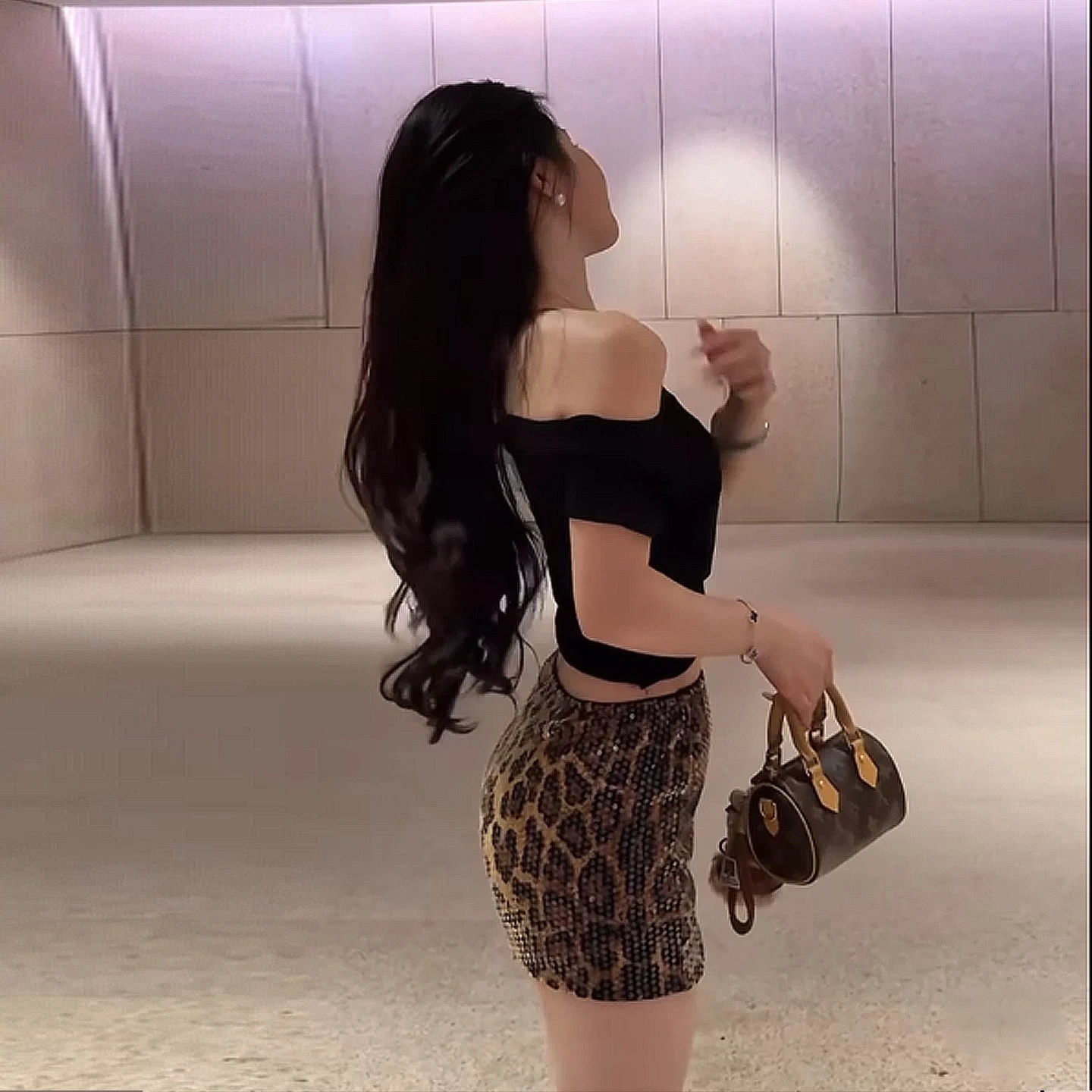 Elegant Summer High-Waisted Mini Skirt — Image 7