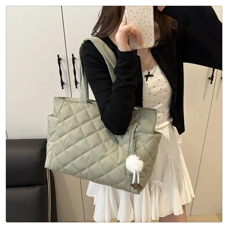 Padded Diamond Pattern Tote Bag — Image 13