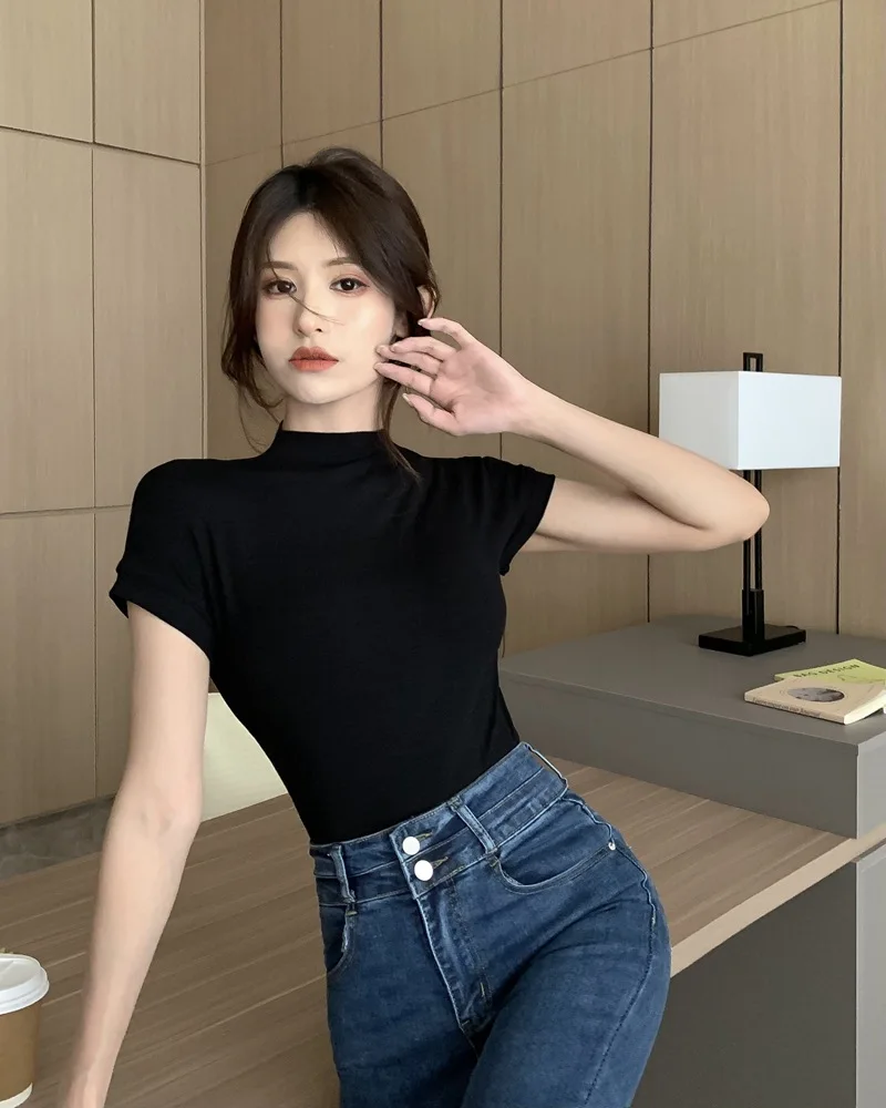 توب قصير كوري بأكمام قصيرة — صورة 12