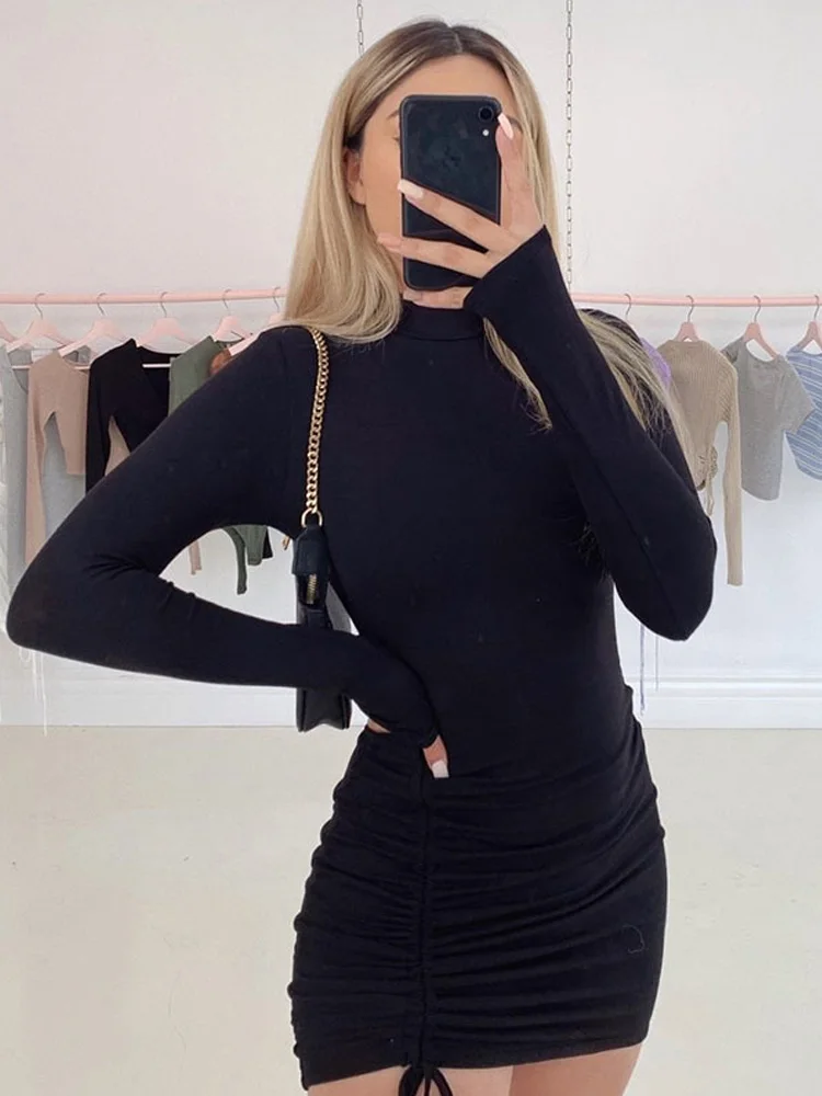 أسود