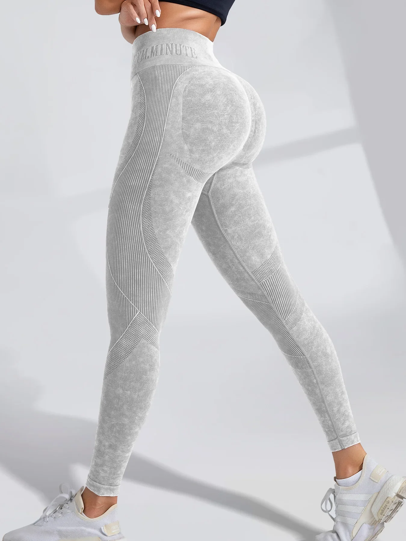 Seamless Hip-Lifting High-Waisted Yoga Pants — Image 16