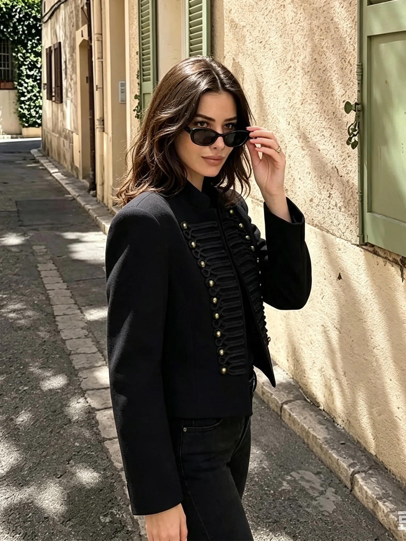 أسود
