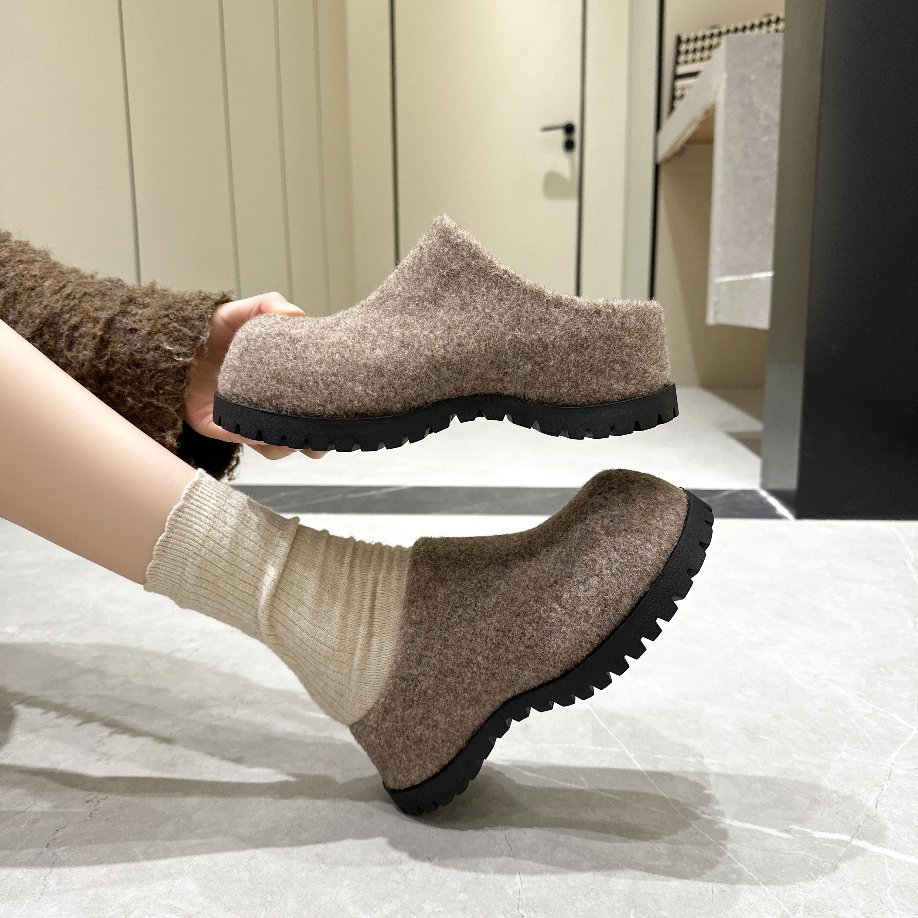 Autumn Round Slippers — Image 28