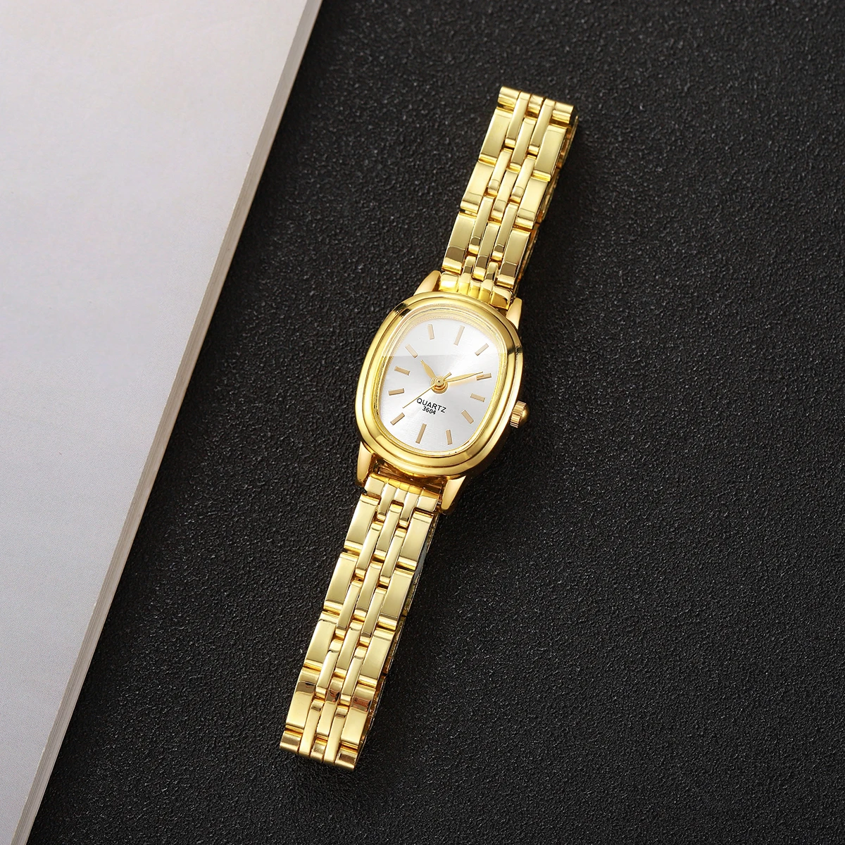 Elegant Quartz Watch — Image 5