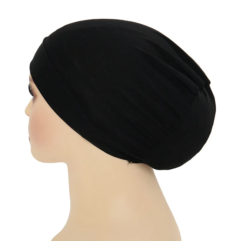 أسود