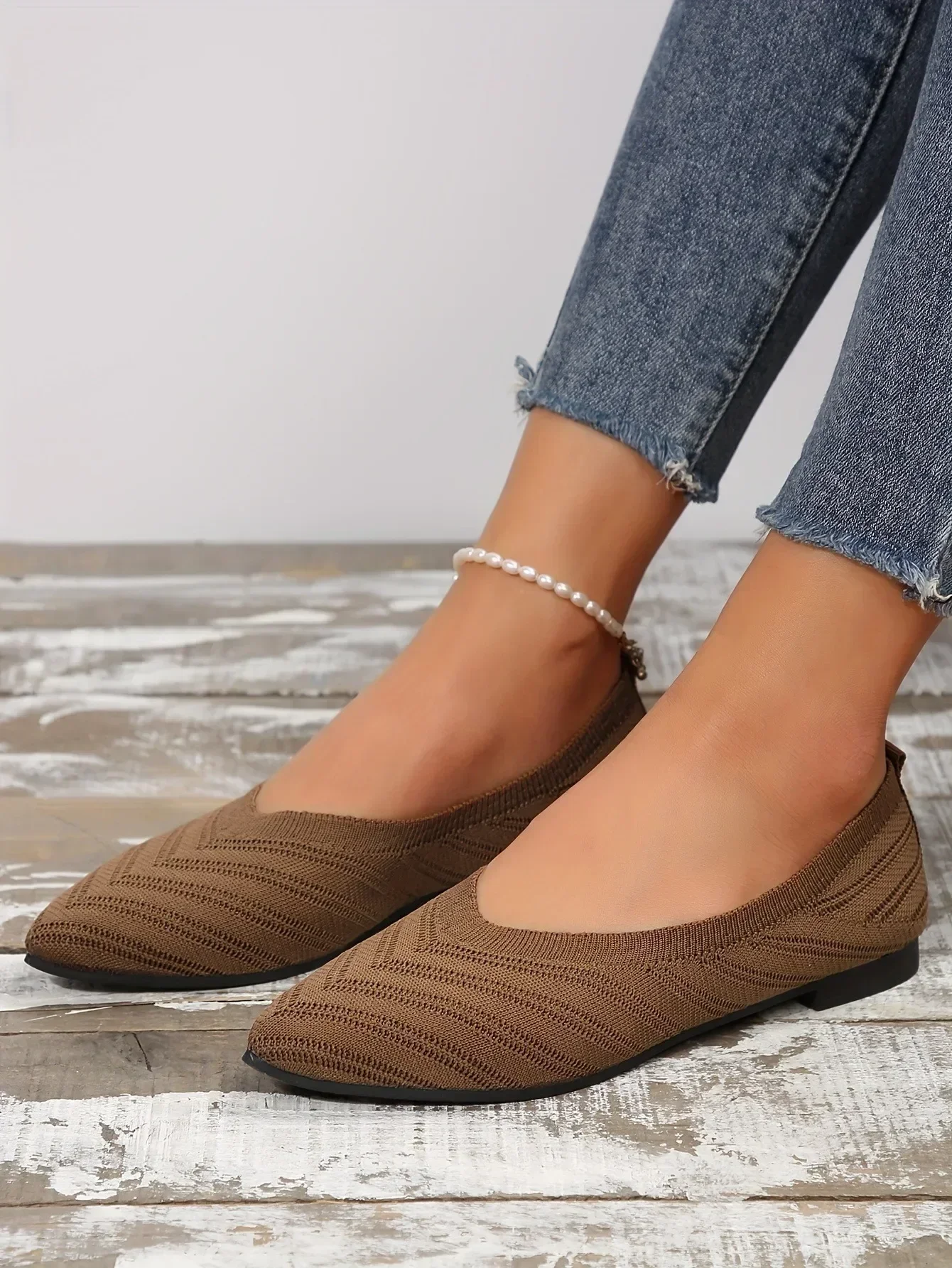 Solid Knitted Pointed-Toe Shoes — Image 31