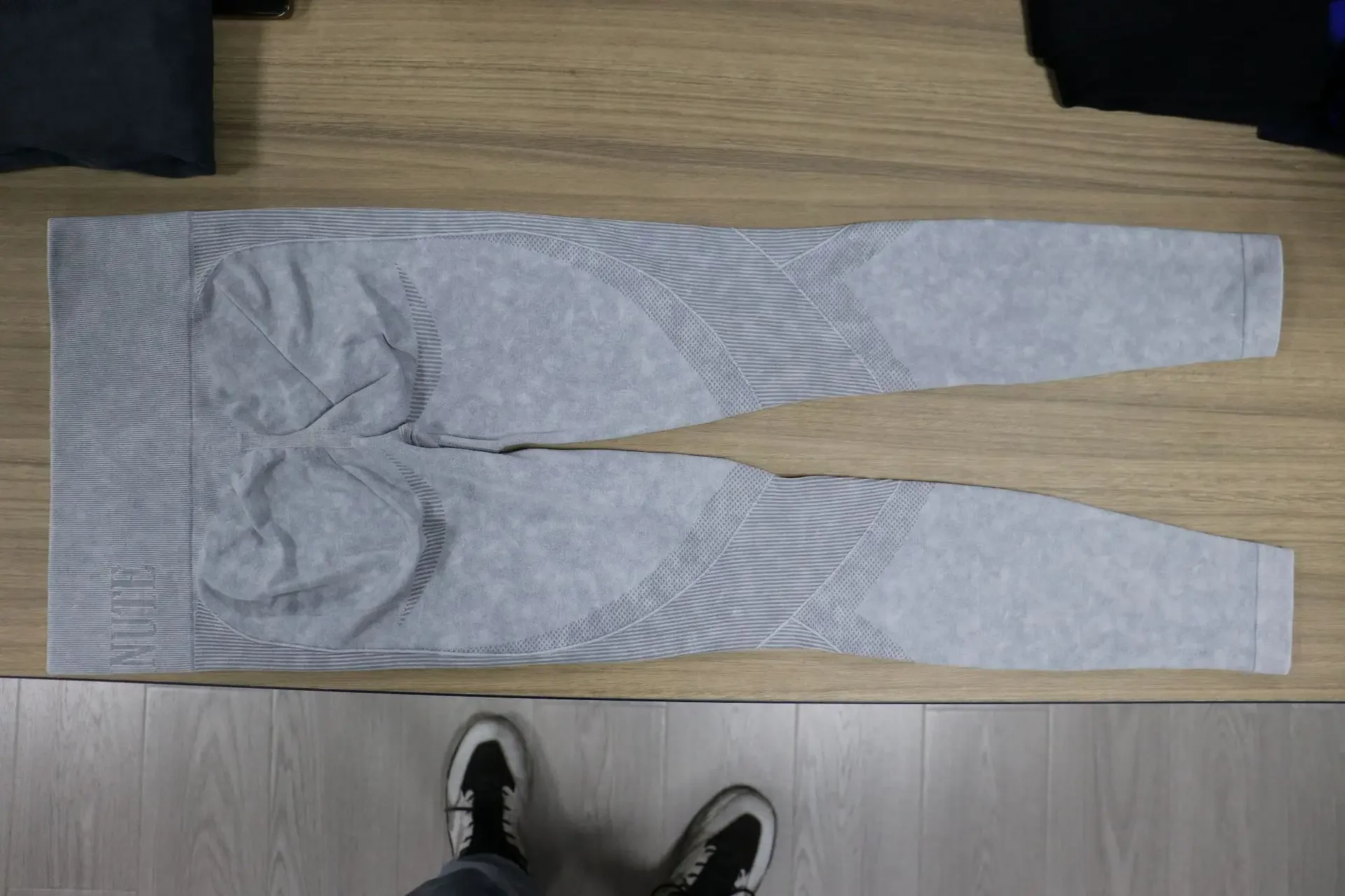 Seamless Hip-Lifting High-Waisted Yoga Pants — Image 29