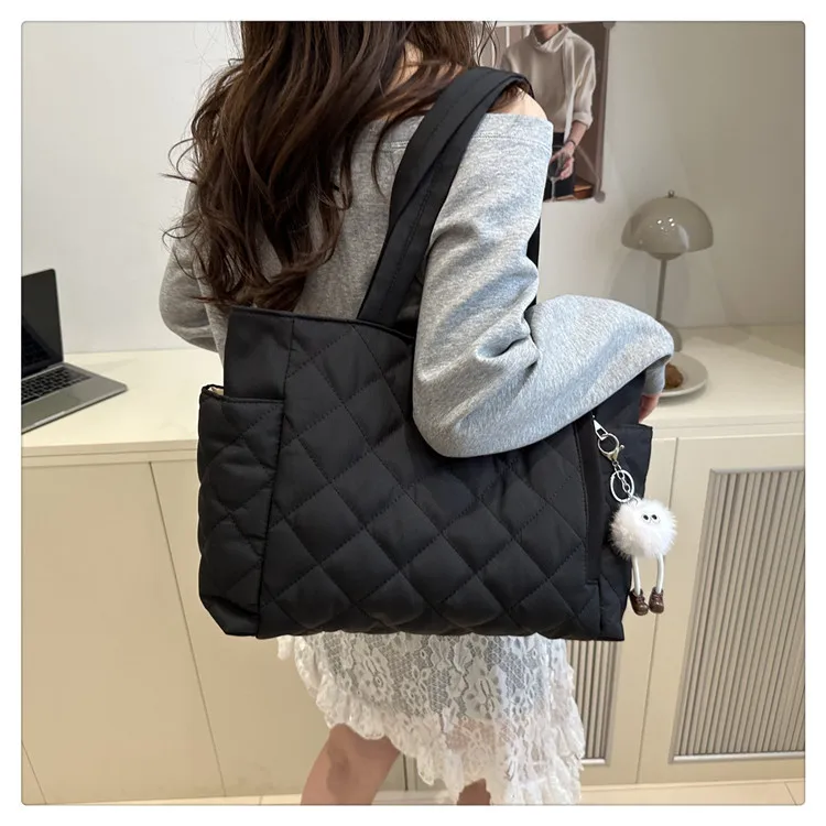 Padded Diamond Pattern Tote Bag — Image 17