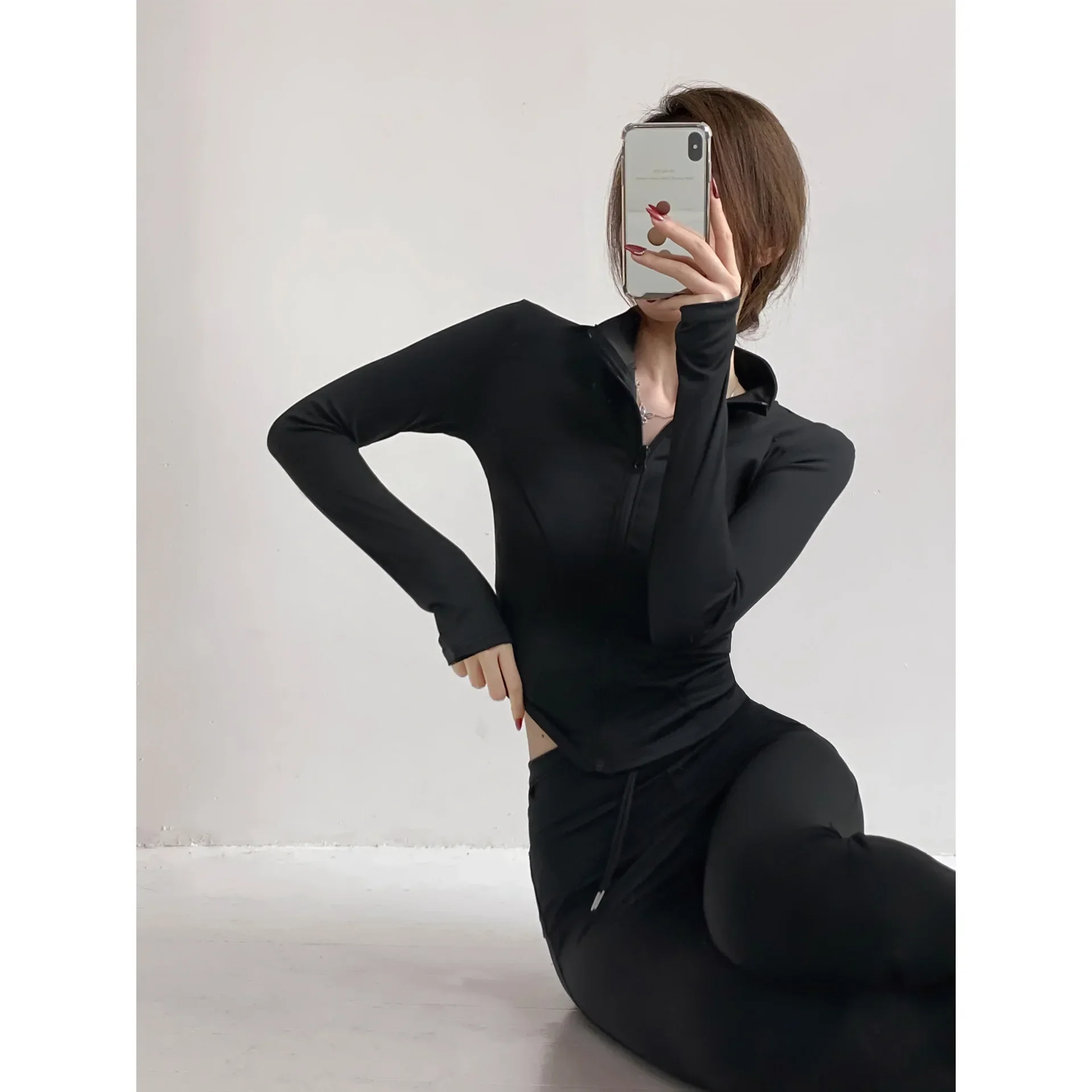 أسود